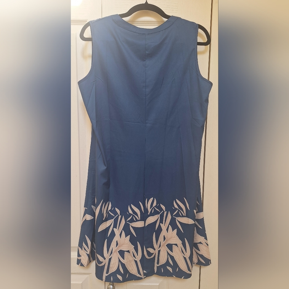 Lrg Blue Sleeveless Dress with Floral Design - Picture 3 of 4